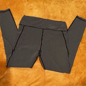 Glyder XL Leggings-Black/Tan Striped